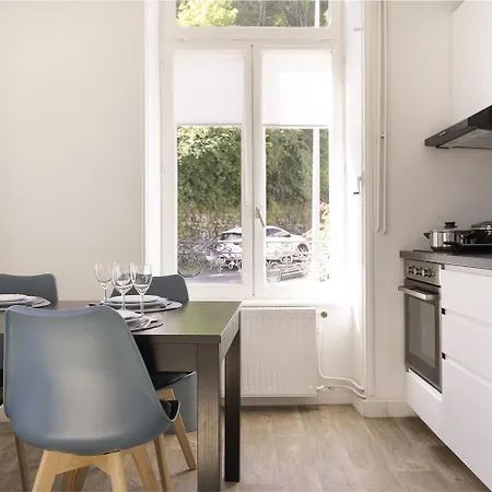 Pax 1 Et 2 Apartmán *